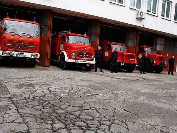 Mostarski vatrogasci gase požare cisternama starim preko 40 godina